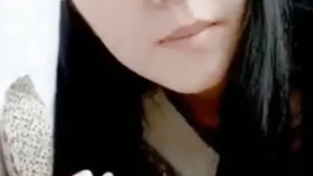 A Cougar Deauxma vídeo pornô com mulheres de 40 anos derramou o seu sumo durante a foda!