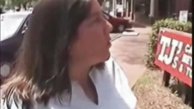 O tipo sortudo fode vídeo pornográfico mulher com animal Conas velhas e jovens