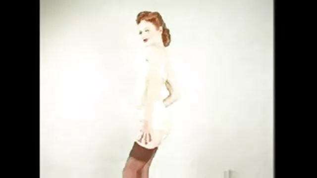 A esfregar-lhe a videos de sexo com mulheres mais velhas rata a pensar numa Pila enorme