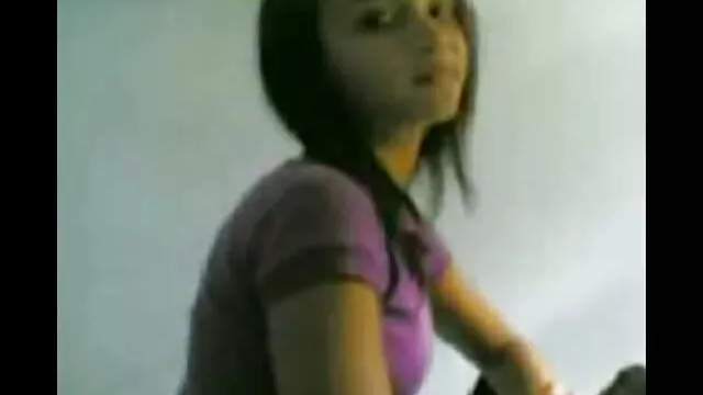 Uma cabra muito video de sexo com mulheres negras apertada Chupa pilas e monta-as.