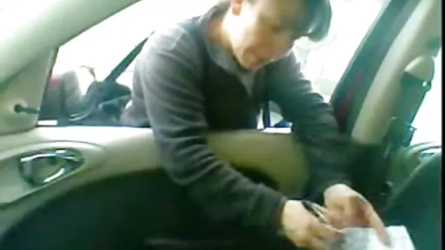 O agente público de 18 anos, Ginasta, Fodeu vídeo de pornô cachorro transando com mulher no ginásio.