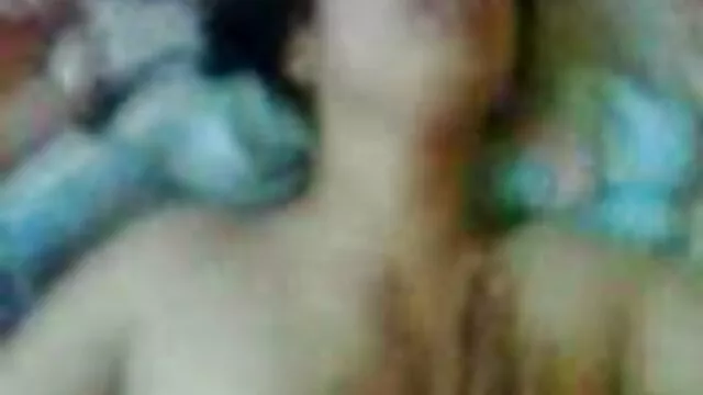 A Busty milf dá à vídeo de pornô mulher dormindo teen uma aula de sexo perfeita.