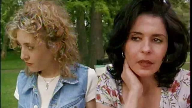 A Abigail está acorrentada e usada para videos de sexo com gordinha gostosa foder