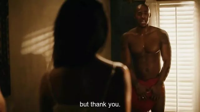 Uma brasa asiática analisada num Ménage vídeo de mulher vídeo de pornô à trois.