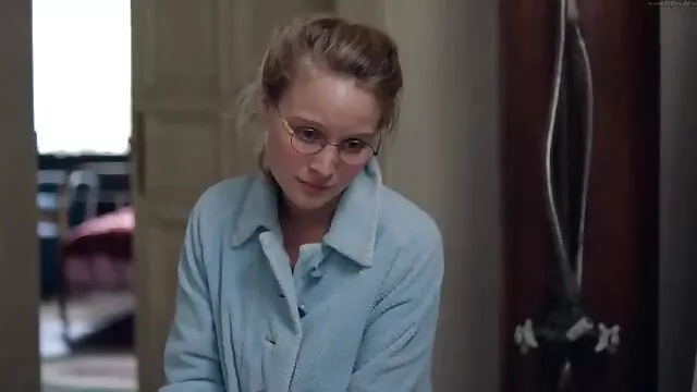 As raparigas chupam o cock-threesome fun para vídeo de pornô de mulher transando com mulher as raparigas de cabelo preto