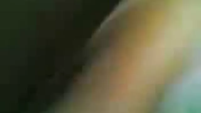 A Morena Gira monta o seu grande pau vídeo de pornô homem comendo mulher à força duro