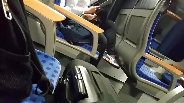 A mãe Milf não presta e fode mulher pornô vídeo o rapaz.