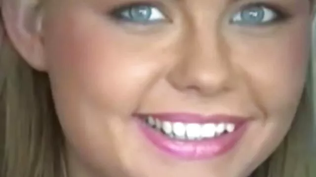 Kittidarlingg vídeo pornô com mulher transando