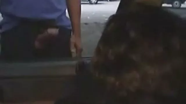 Morena fofa e fofa é uma merda vídeo de pornô da mulher transando